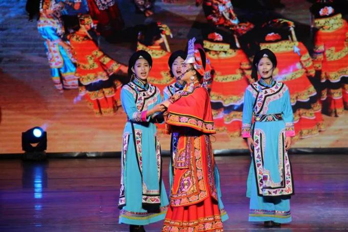 哭 嫁 歌《 大 雁 往 南 飞 》2.jpg