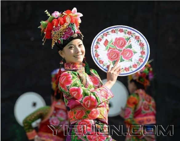 中华彝族祭祖节暨大理巍山小吃节民族文艺展演举行