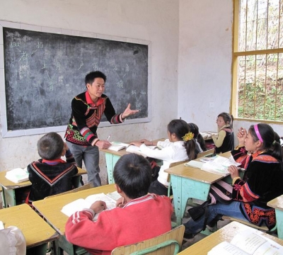 燃烧自已照亮别人的山乡红烛:马边彝族自治县临聘教师王贵荣