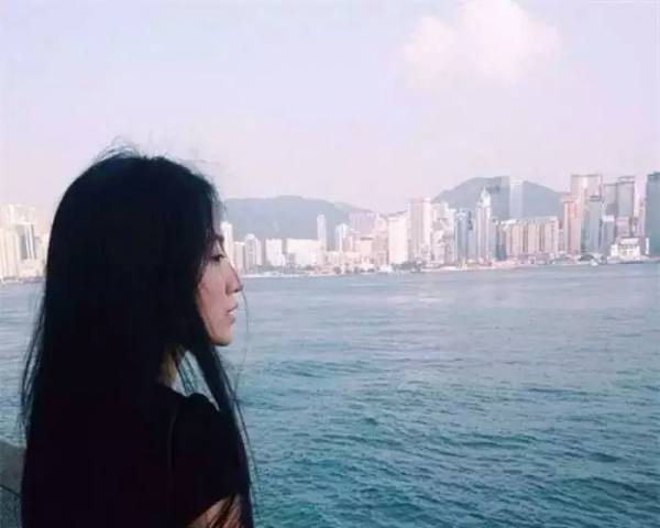 泪中的姑娘