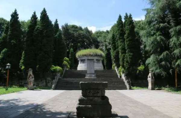 刘靖林：拜谒奢香墓（2005）