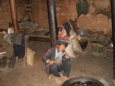 阿牛家里状况和她的奶奶