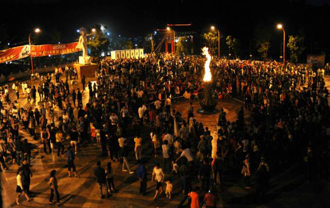 紫溪彝村 4阿细跳跃.jpg