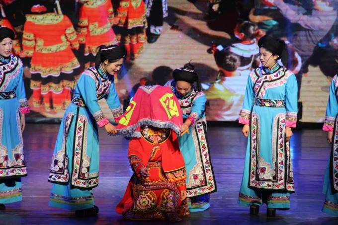 哭 嫁 歌《 大 雁 往 南 飞 》3.jpg