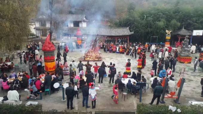 鲁甸彝族年6.jpg