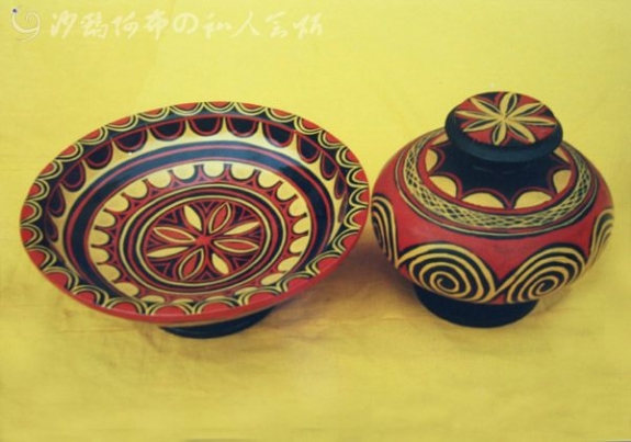 凉山彝族的漆器艺术.jpg